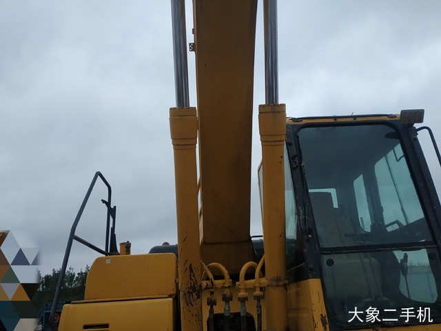 小松 PC220-8M0 挖掘机