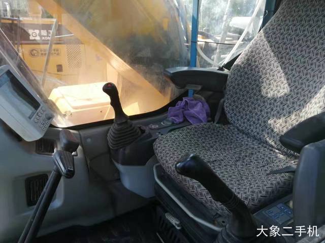 三一重工 SY215C 挖掘机