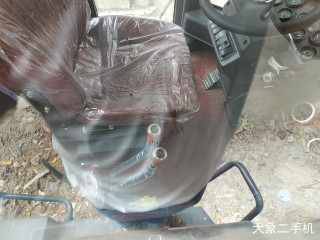 龙工 LG833 装载机