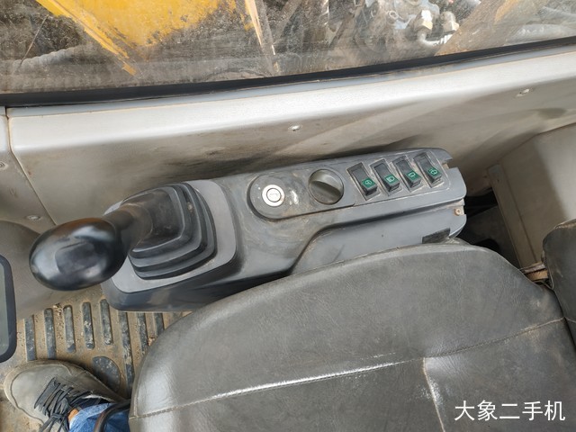 徐工 XE150D 挖掘机