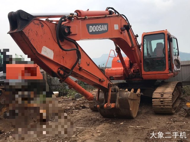 斗山 DH220-5 挖掘机