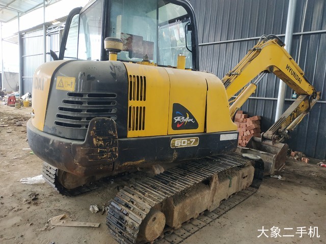 现代 R60-7 挖掘机