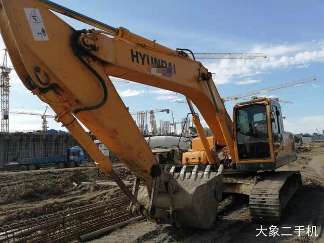 现代 R275LC-9T 挖掘机