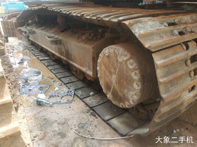 小松 PC240LC-8 挖掘机