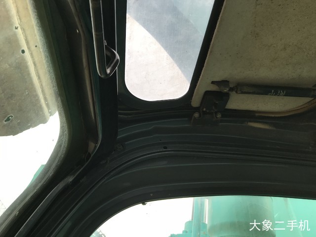 神钢 SK200-8 挖掘机