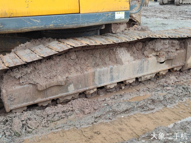 现代 R225-7 挖掘机