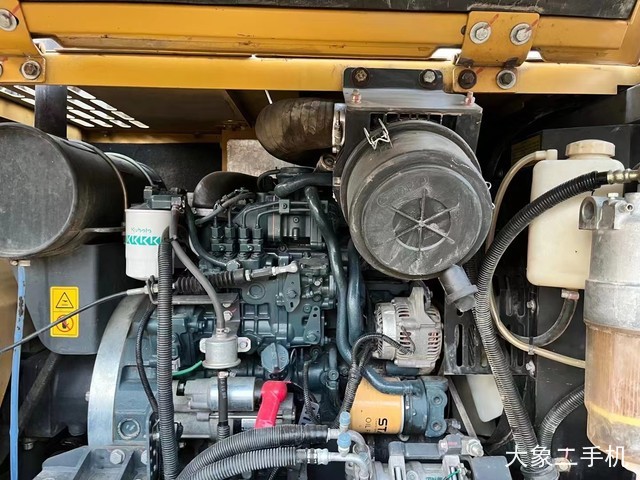 徐工 XE75D 挖掘机