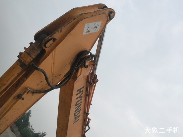 现代 R225LC-7 挖掘机