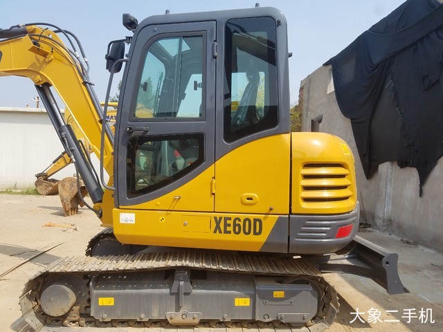 徐工 XE60D 挖掘机