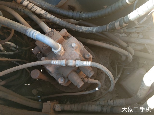 住友 SH240-5 挖掘机