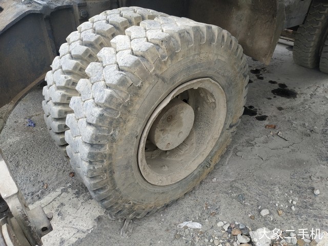 现代 R210W-5 挖掘机