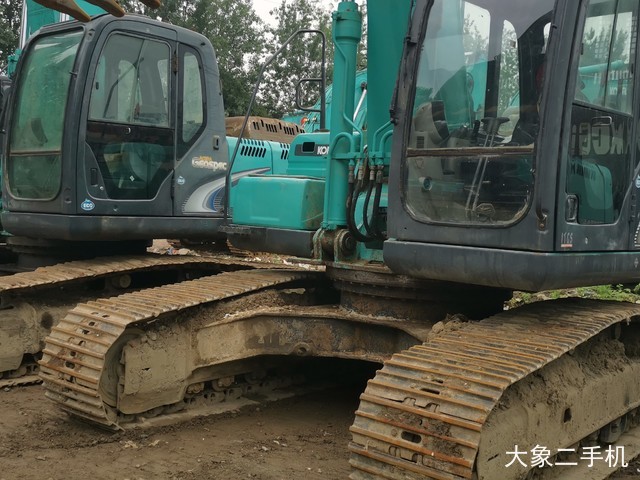 神钢 SK250 挖掘机
