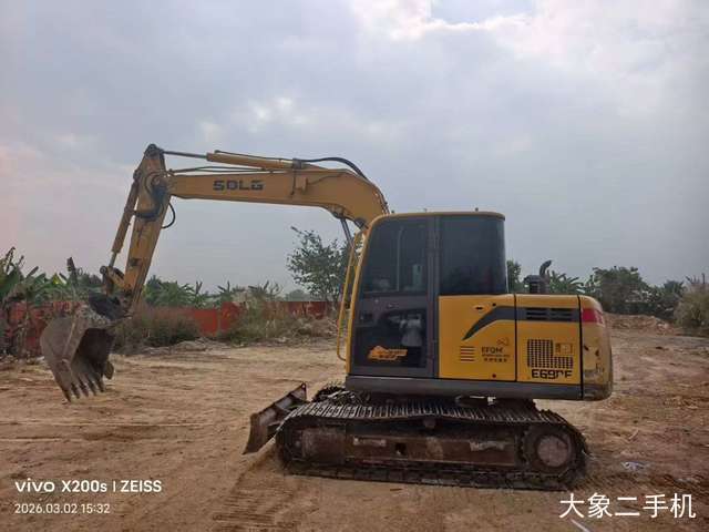 山东临工 E680F 挖掘机