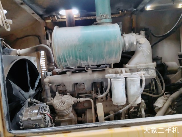 龙工 LG833B 装载机