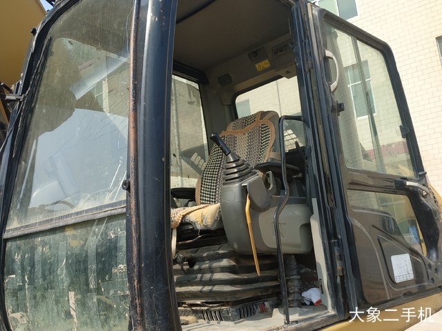 卡特彼勒 323DL 挖掘机