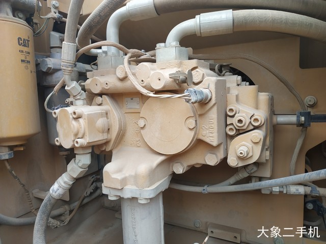 卡特彼勒 323D2L 挖掘机