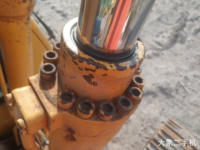 现代 R150LC-9 挖掘机