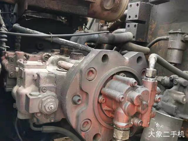 三一重工 SY215C 挖掘机