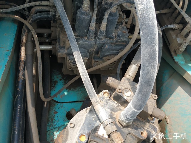 神钢 SK200-8 挖掘机