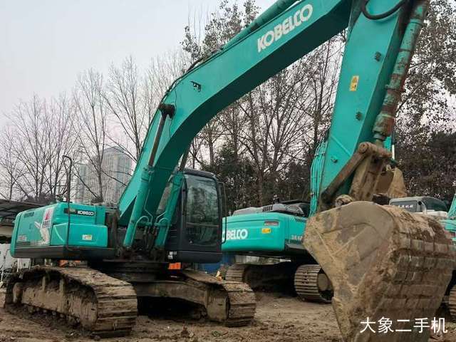 神钢 SK250 挖掘机