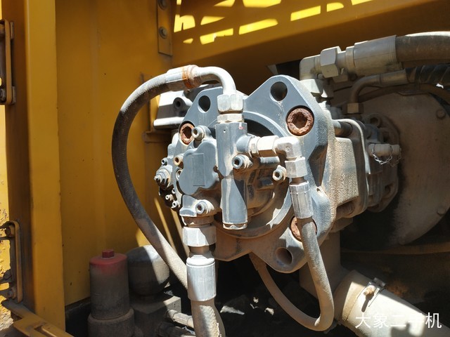 徐工 XE215C 挖掘机