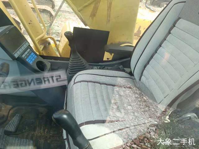 小松 PC240LC-8 挖掘机