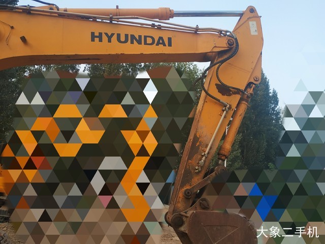 现代 R225LC-7 挖掘机