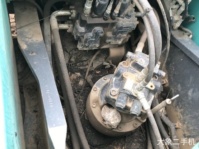 神钢 SK210LC-8 挖掘机