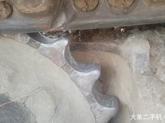 山东临工 E6225H 挖掘机