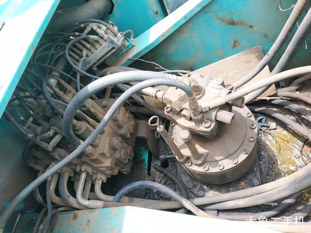 神钢 SK250-8 挖掘机