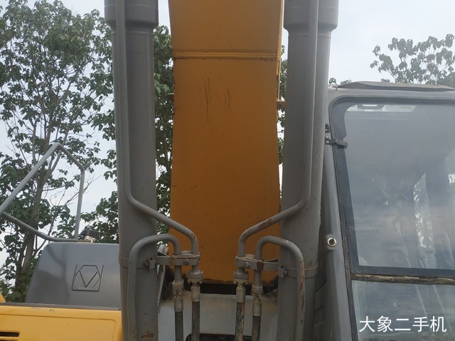 徐工 XE370CA 挖掘机