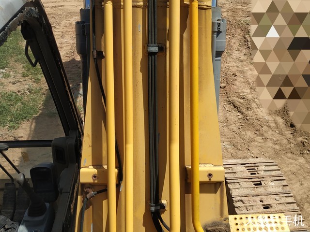 徐工 XE215C 挖掘机