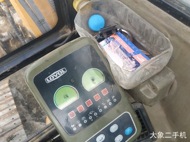 雷沃重工 FR65V8 挖掘机