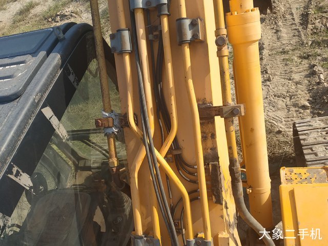 龙工 LG6235 挖掘机