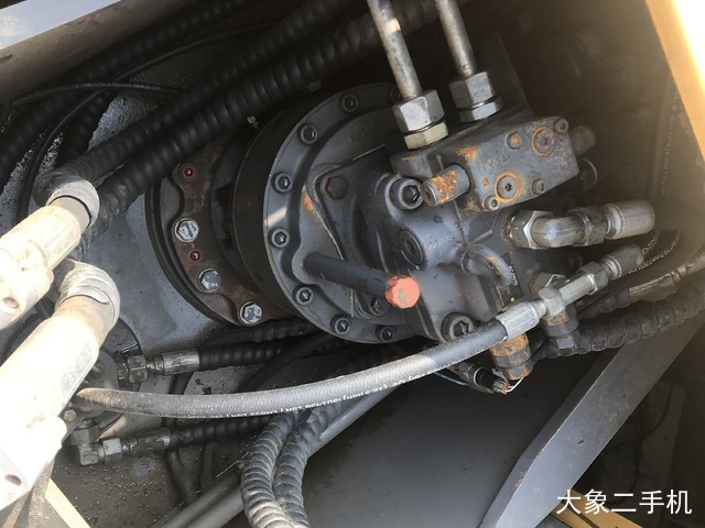 徐工 XE215C 挖掘机