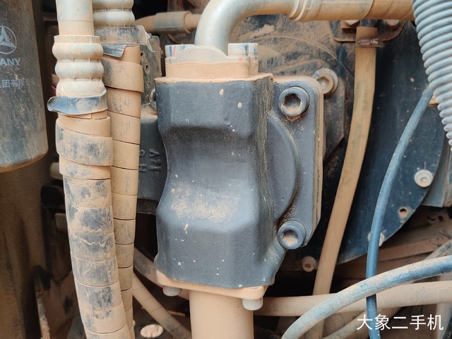 三一重工 SY75C 挖掘机