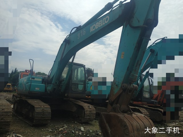 神钢 SK200-8 挖掘机