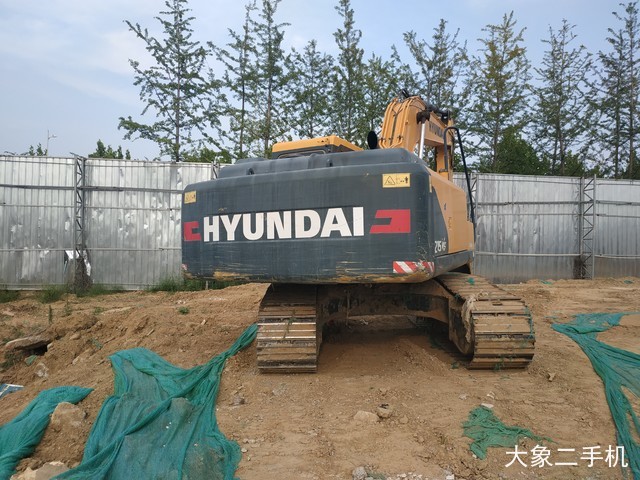 现代 R215LVS 挖掘机