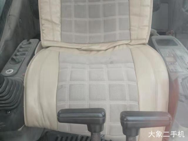 三一重工 SY215C-8 挖掘机