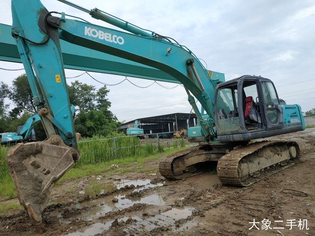 神钢 SK250-8 挖掘机