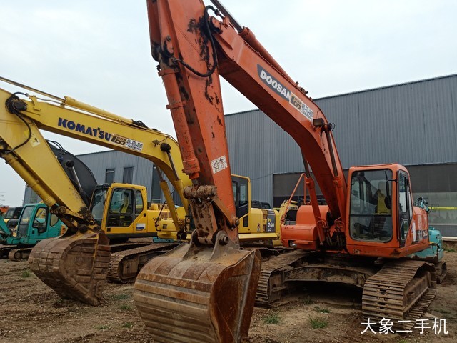 斗山 DH220LC-7 挖掘机