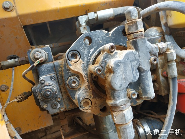 徐工 XE150D 挖掘机