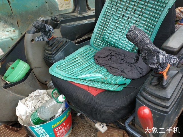 神钢 SK260LC-8 挖掘机