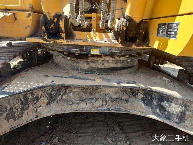 龙工 LG6225E 挖掘机