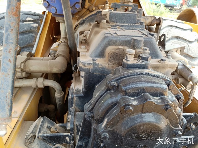 柳工 CLG6122 压路机