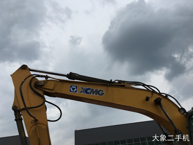 徐工 XE135B 挖掘机