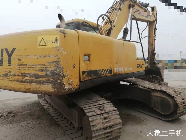 三一重工 SY215C-8 挖掘机