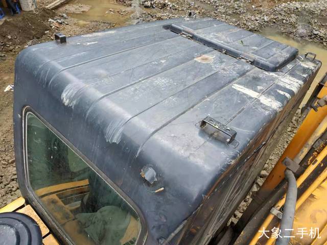 现代 R215-7 挖掘机