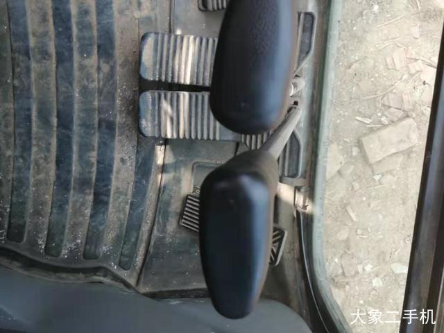 神钢 SK75-8 挖掘机