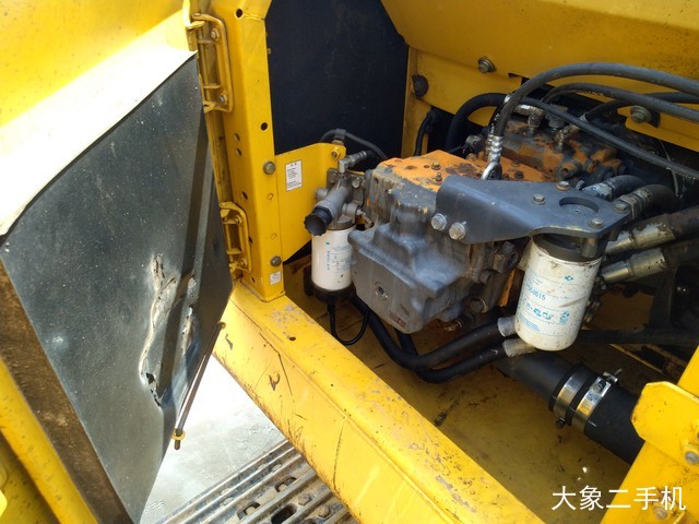 小松 PC240LC-8 挖掘机